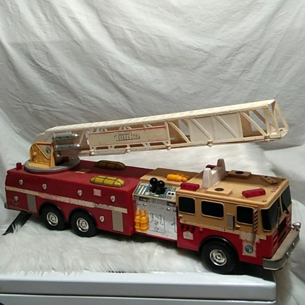 SALE! Vintage XL Tonka Fire Truck 🚒 Couple Flaws That Are Fixable Collectible